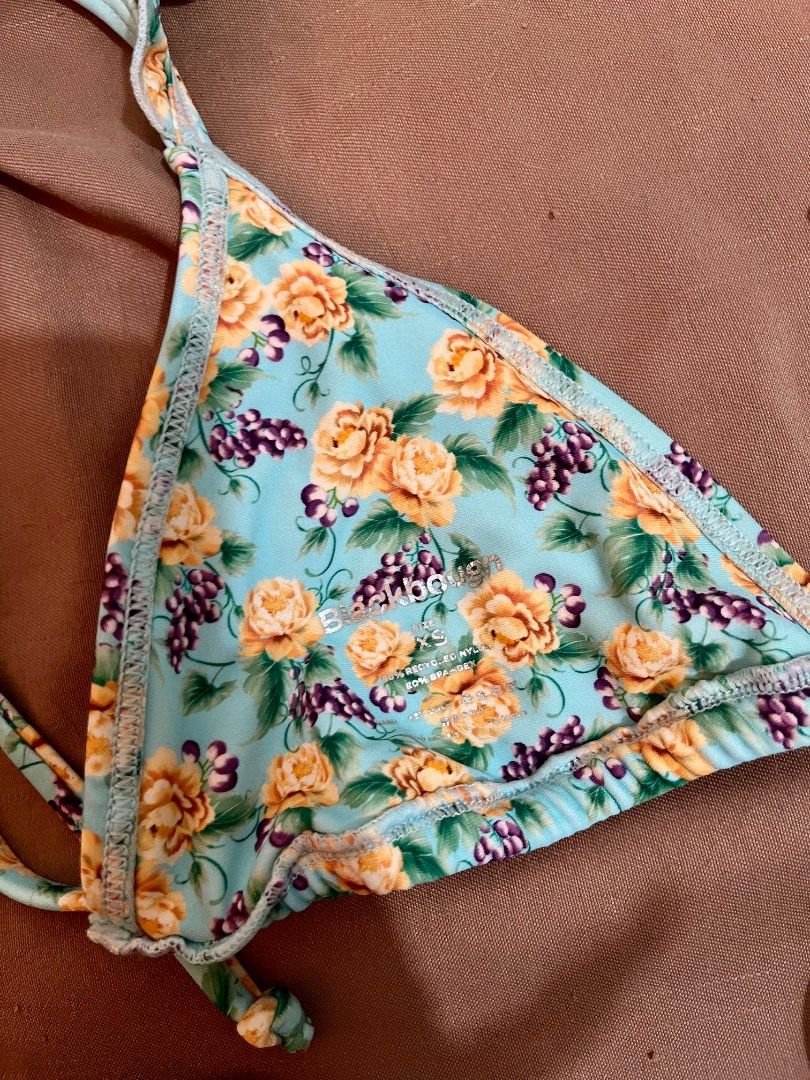 Blackbough Two Piece Set (Category: Bikinis & Swimsuits) located in Mandaue City. Submitted by its.alexandra (Listing ID 1458687994, Image 3). Description: Blackbough (used only once) - Size: top XS / bottom S - Perfect for beach trips and pool days Rfs: Gained weight 🥲.