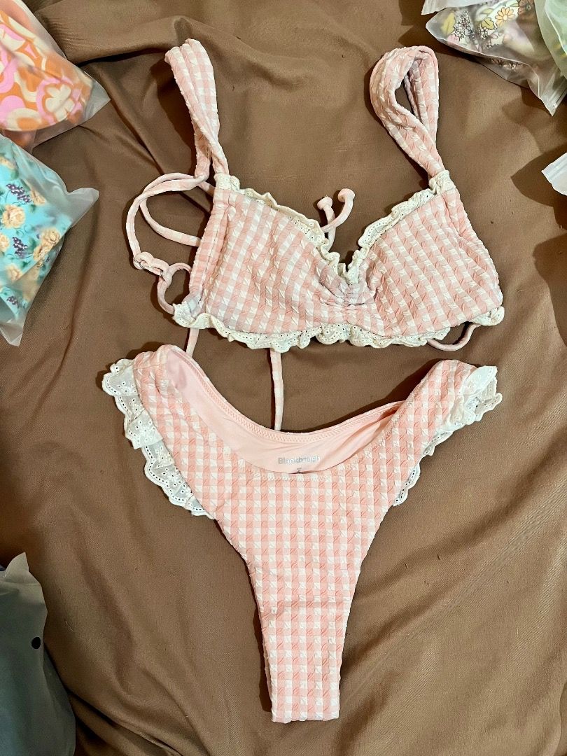 Blackbough Two Piece Set (Category: Bikinis & Swimsuits) located in Mandaue City. Submitted by its.alexandra (Listing ID 1458688107, Image 2). Description: Blackbough - Top: Size XS - Bottoms: Size S - Worn only once Rfs: Gained weight 🥲.
