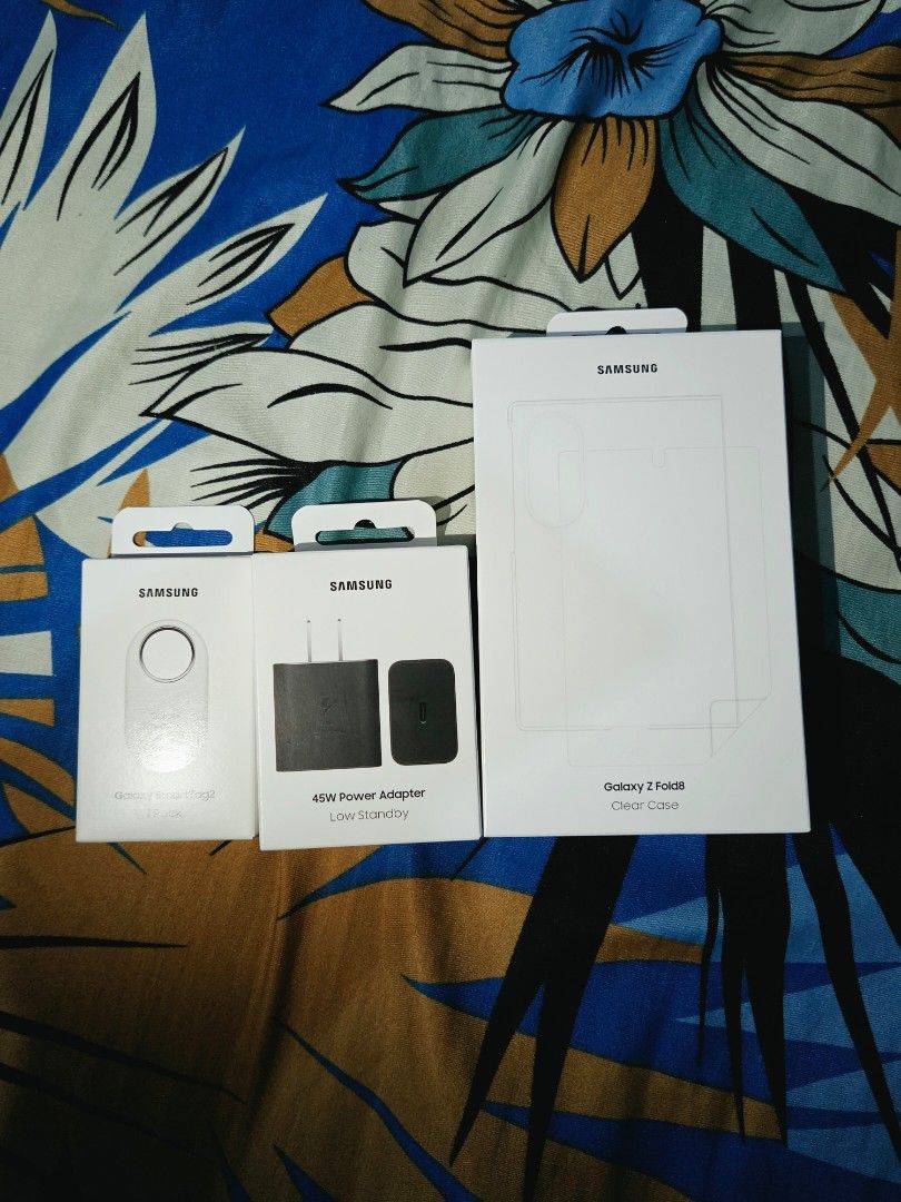 Bnew Branded Fold 8 cases and accessories (Category: Cases & Sleeves) located in Quezon City. Submitted by dbcruz1989 (Listing ID 1458521776, Image 3). Description: 1. Samsung Clear case + 2 privacy film - bnew sealed = Php 1K 2. Benks Crystal Grand Combo - used only 3 days - includes tempered glass, installation material - 99% smooth Php 2.5k 3. Samsung Smart Tag 2 - bnew sealed Php 800 4. Samsung 45W adapter - bnew sealed Php 1.5k.