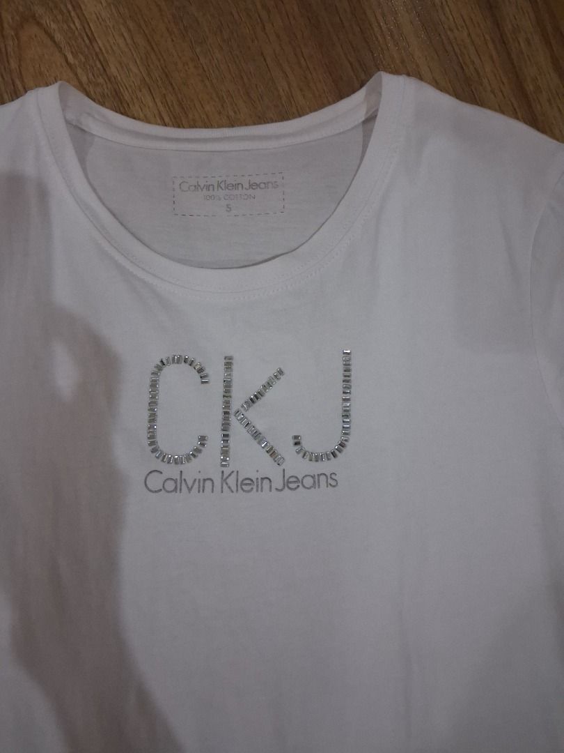 CALVIN KLEIN (Category: Luxury Apparel) located in Malolos. Submitted by fasttiger.6aaa81 (Listing ID 1458624408, Image 2). Description: .