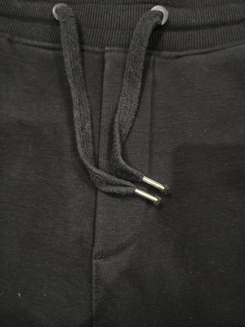 Canada Goose fleece joggers / sweatpants (Category: Joggers) located in Manila. Submitted by shellys_collection (Listing ID 1458526580, Image 3). Description: Canada Goose fleece joggers / sweatpants • No Issue • AUTHENTIC/ORIGINAL • Excellent Condition • Embroidered Design Color Rate: 9/10 Quality Rate: 9.5/10 S on Tag Actual Dimes: 18.5W x 37.5L Ps. Money back Guaranteed if proven fake..