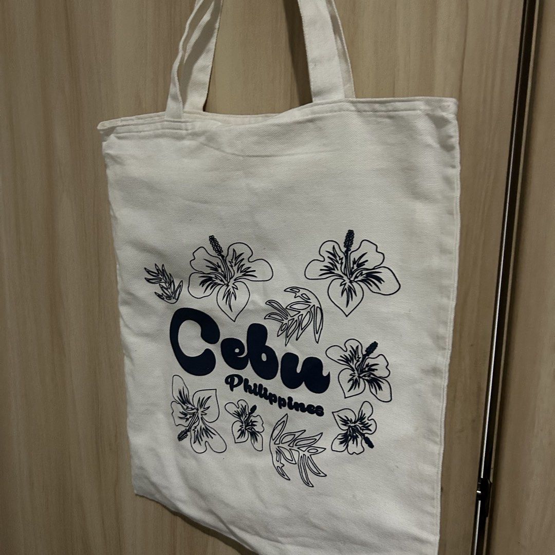Cebu Philippines Tote Bag with Zipper (Category: Tote Bags) located in San Pedro. Submitted by aa_jaye (Listing ID 1458646661, Image 2). Description: ⊹ lightly used ⊹ in good condition check out my listings for more items! ▫️payment: gcash / bank transfer ▫️delivery: j&t / lalamove (can ship from bgc or san pedro, laguna).