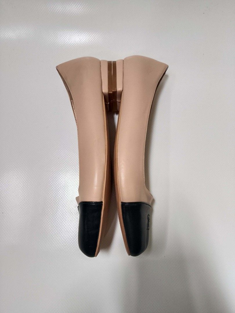 Chanel two-tone cap toe ballet flats (Category: Sneakers & Footwear) located in Cavite. Submitted by blasterr21 (Listing ID 1458595644, Image 3). Description: chanel two-tone cap toe ballet flats size 39 on tag used but in good condition.