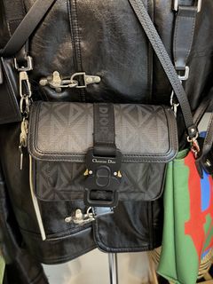 (Category: ) located in . Submitted by fashionhomme2 (Listing ID 1458623701, Image 1). Description: .