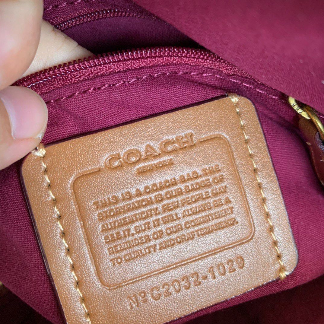 Coach Backpack （分類：背囊）位於 Hong Kong。 由 bellezza. 提交（商品編號 1458546483，圖片 3）。簡介： 。