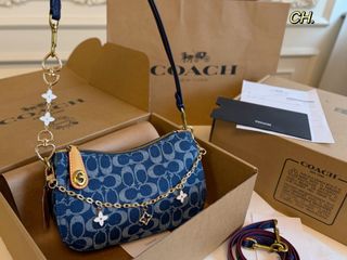 (Category: ) located in . Submitted by globalluxehub (Listing ID 1458687665, Image 1). Description: .