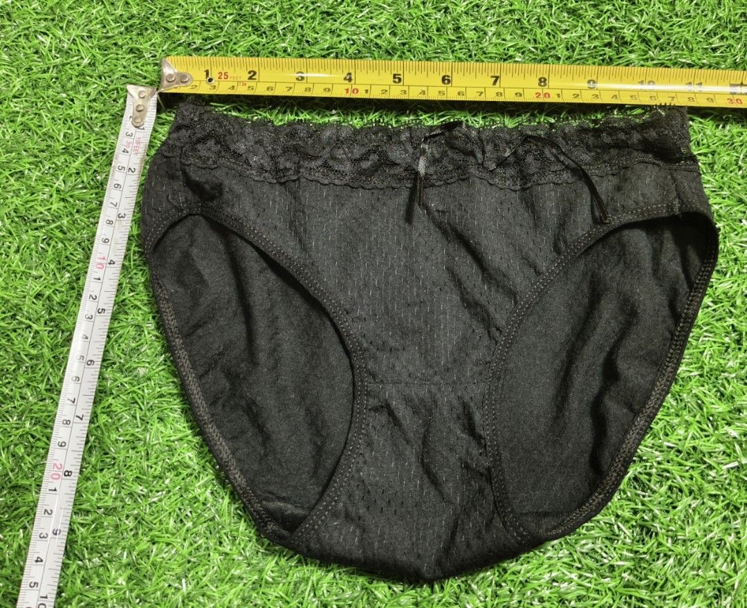 Code : 1172 (Category: New Undergarments & Loungewear) located in Sungai Buloh. Submitted by Zirahh.BndleNightware (Listing ID 1458504406, Image 1). Description: 9/10.