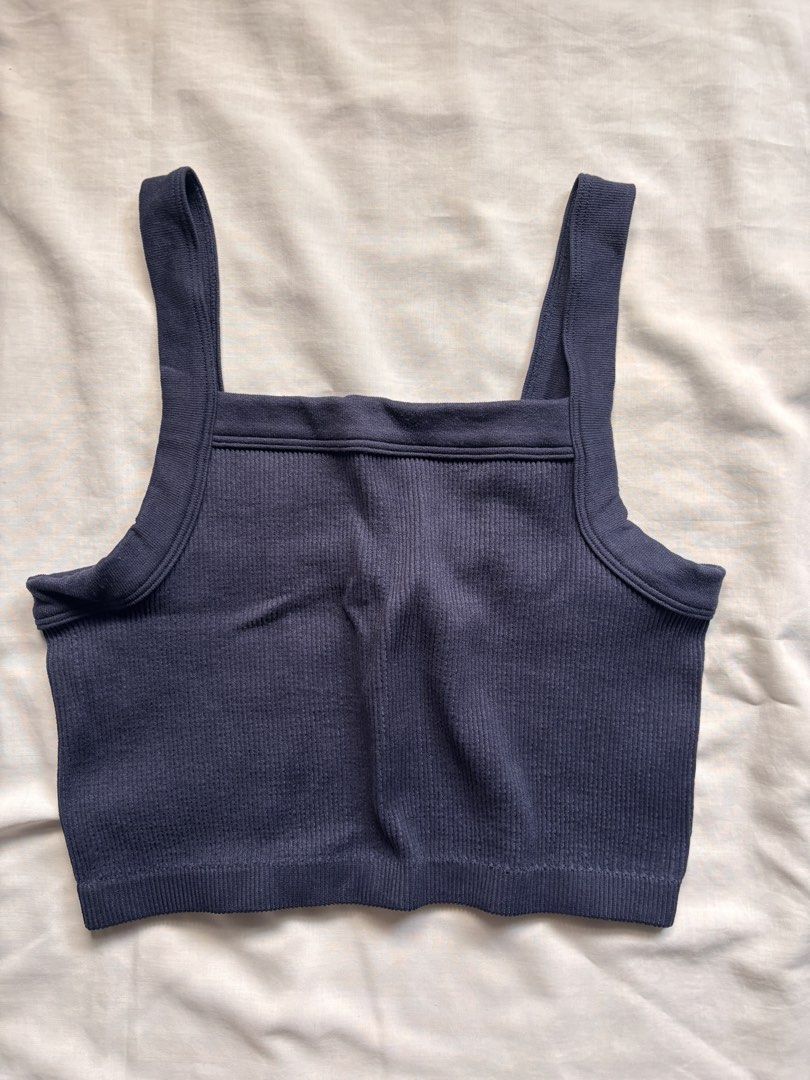 Cotton On Cropped Tank Top (Category: Sleeveless) located in Pasig City. Submitted by nosaintdom (Listing ID 1458560658, Image 1). Description: Cotton On Cropped Tank Top - Used once only - Not really my style - Fits Medium.