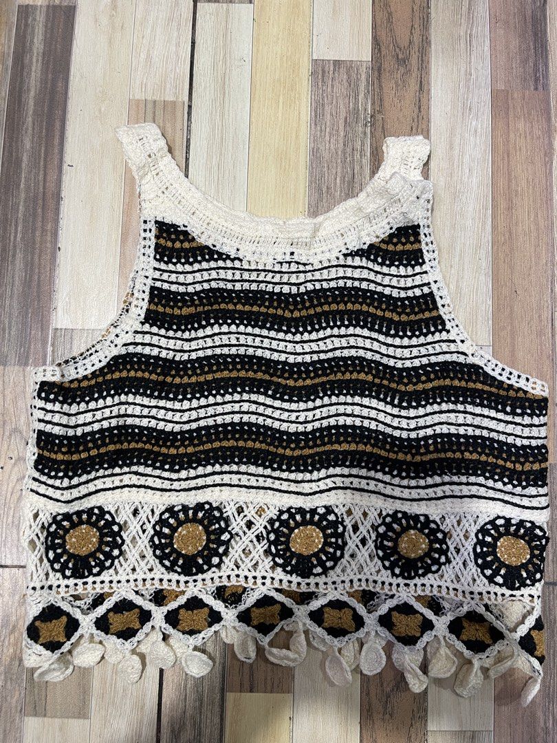 Crochet halter bohemian top S-m (Category: Others Tops) located in Baguio. Submitted by affordaprice_2600baguio (Listing ID 1458620583, Image 1). Description: .