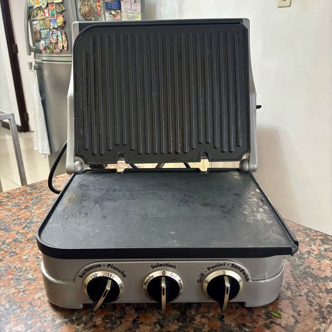 Cuisinart Multifunction Griddler (Category: BBQ, Grills & Hotpots) located in Pasig City. Submitted by marielivingph (Listing ID 1458599629, Image 2). Description: https://www.cuisinart.com/griddler-indoor-grill-griddle-and-panini-press/GR-4NNAS.html Original Price $99.95 from USA.