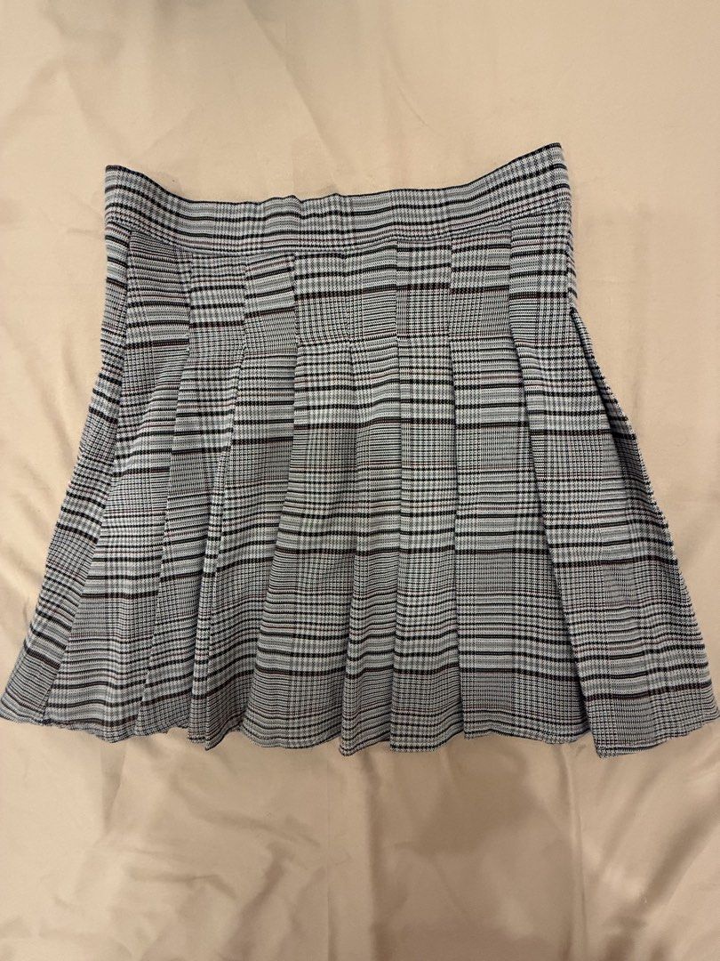 Dazy Plaid Pleated Mini Skirt Size S (Category: Skirts) located in Quezon City. Submitted by _cmls (Listing ID 1458538238, Image 1). Description: - Brand: Dazy - Style: Plaid Mini Skirt - Size: S - Features: All-around pleats, built-in lining - Versatile: Great for casual wear or dressing up - Easy to pair with various tops.