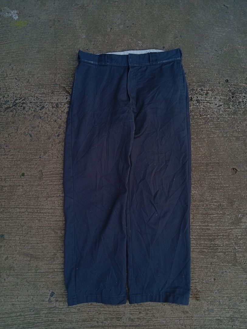 Dickies 874 Original Fit (Category: Jeans) located in Manila. Submitted by jaylordfermilan (Listing ID 1458575960, Image 1). Description: Cr:9.8/10 Dimes: 32x38 issue: may minimal discoloration.