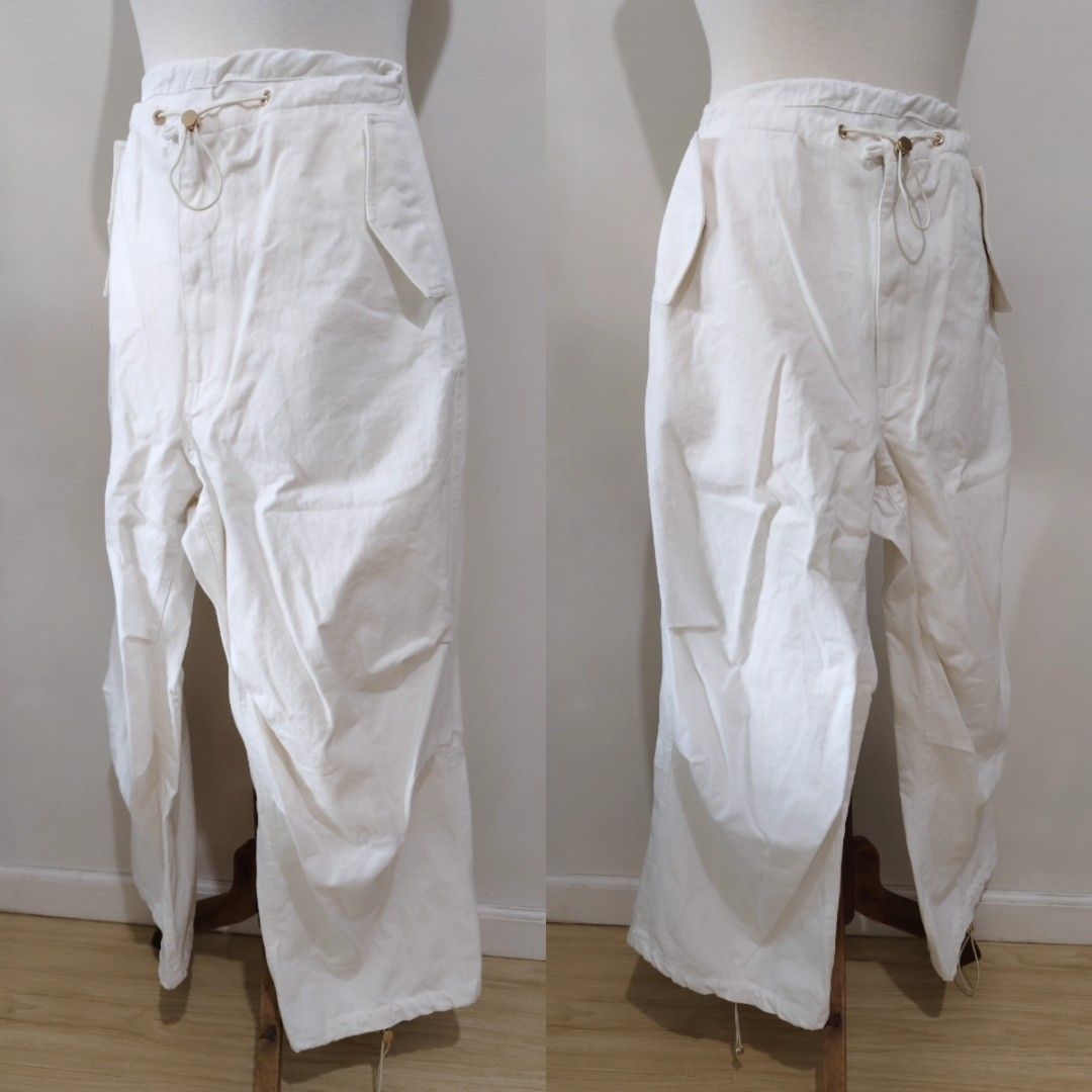 Dion Lee style white cotton cargo pants (Category: Other Bottoms) located in Mandaluyong City. Submitted by lovelabelsph (Listing ID 1458518902, Image 2). Description: White 100% organic cotton cargo pants Brand: Dymentional Style is very Dion Lee Php400 Price is firm Shipping not included Size marked L but best fits M Measurements laid flat across in inches: Waist 14.5 Length 38.5 Fabric has no stretch Used 1x in overall excellent condition exce