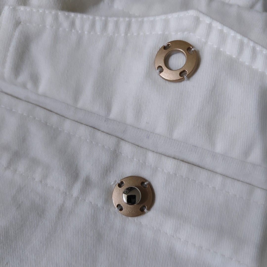 Dion Lee style white cotton cargo pants (Category: Other Bottoms) located in Mandaluyong City. Submitted by lovelabelsph (Listing ID 1458518902, Image 3). Description: White 100% organic cotton cargo pants Brand: Dymentional Style is very Dion Lee Php400 Price is firm Shipping not included Size marked L but best fits M Measurements laid flat across in inches: Waist 14.5 Length 38.5 Fabric has no stretch Used 1x in overall excellent condition exce