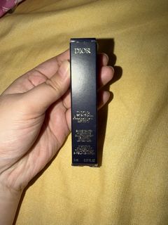 (Category: ) located in . Submitted by ccloset_ (Listing ID 1458638421, Image 1). Description: .