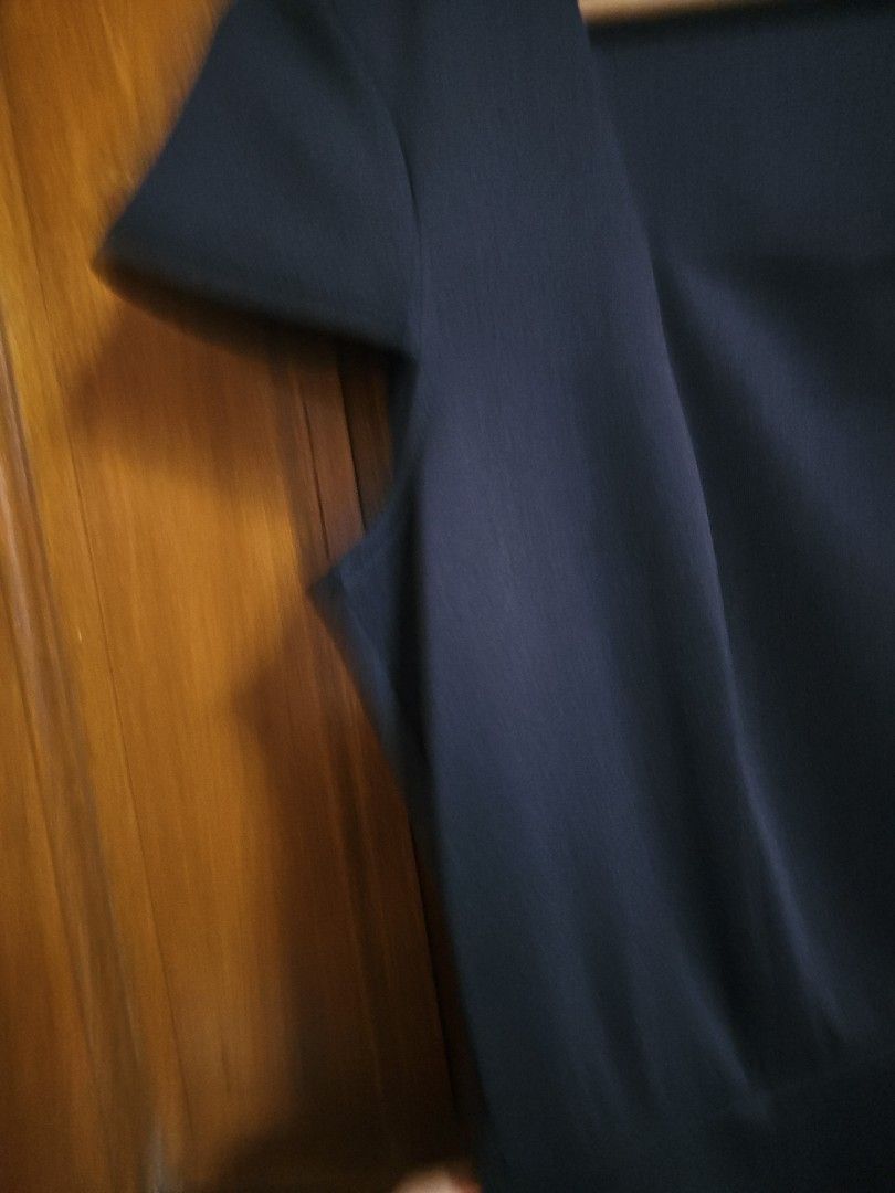Dorothy Perkins Black Dress (Category: Dresses) located in Valenzuela. Submitted by jochaaa011 (Listing ID 1458617242, Image 3). Description: - Brand: Dorothy Perkins - Color: Black - Size: M (EU 38 / UK 10 / US 6) - Style: Classic and flattering cut - Condition: Excellent, pre-loved - Perfect for various occasions.