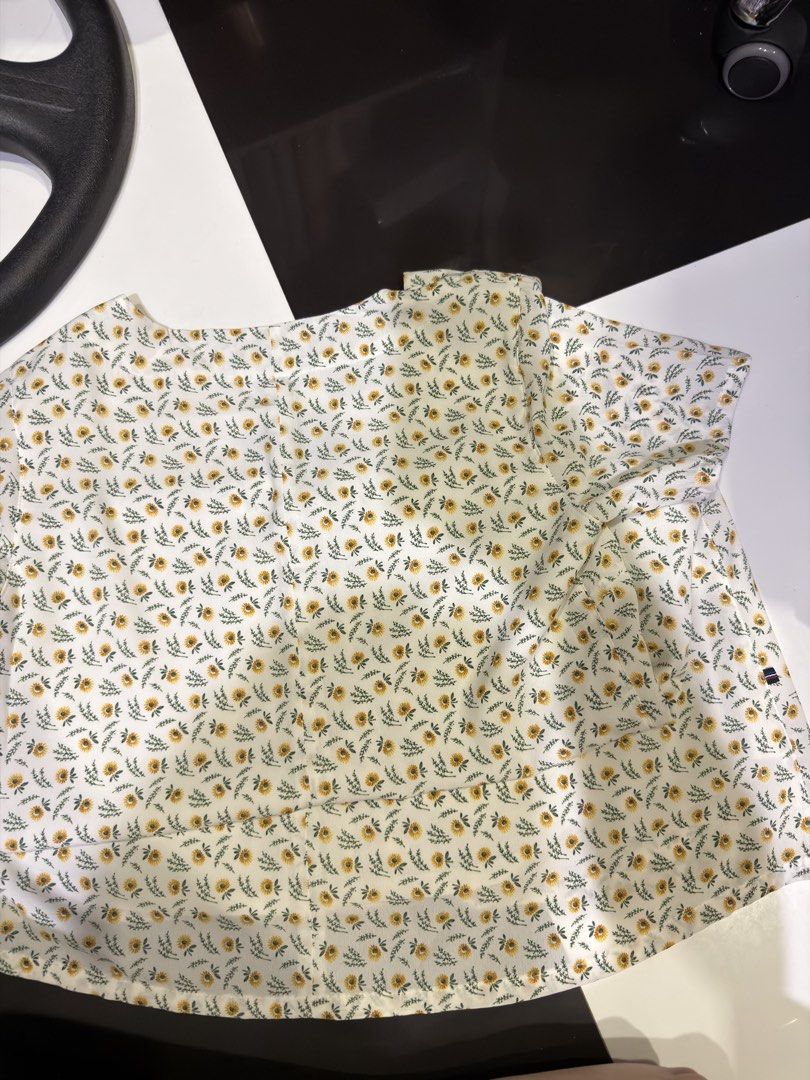 Dresses - ₱250 each - Med-large frames (Category: Dresses) located in General Trias. Submitted by viabulda (Listing ID 1458625435, Image 3). Description: Pls message which dress ₱250 EACH Medium-large frames.