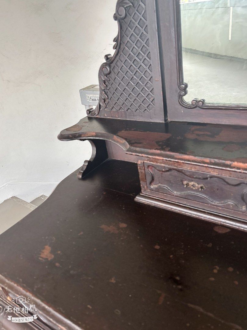 Dressing table (Category: Tables & Sets) located in Singapore. Submitted by annazaina (Listing ID 1458606574, Image 3). Description: .