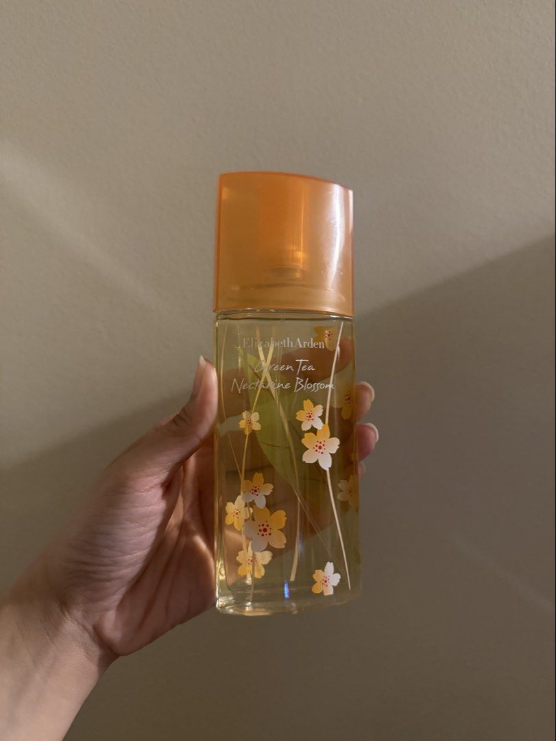 Elizabeth Arden Nectarine Blossom (Category: Fragrance & Deodorants) located in Quezon City. Submitted by jfr18 (Listing ID 1458666098, Image 2). Description: - sprayed once (not into this scent).