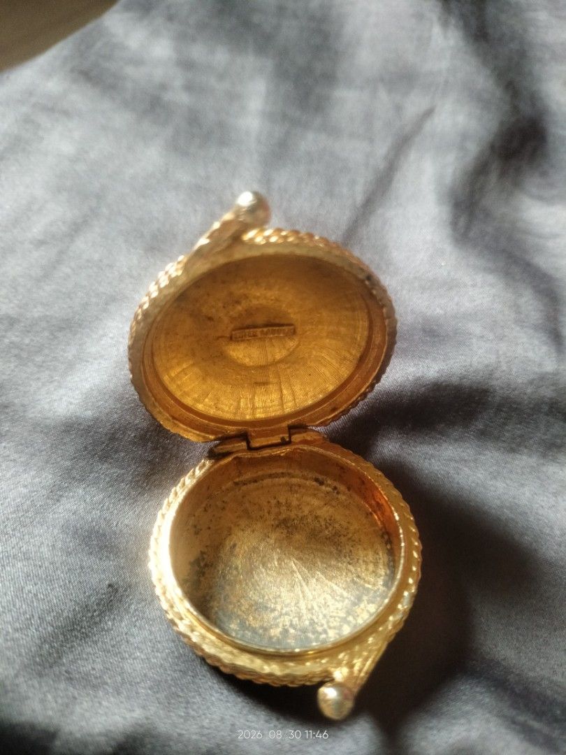 Estee Laudeer Solid Perfume Locket (Category: Makeup) located in Manila. Submitted by joycedioquino33 (Listing ID 1458534649, Image 3). Description: - Vintage Estee Lauder trincket - Features Estee uder logo inside - Highly collectible piece - Vintage -Japan Surplus sourced.