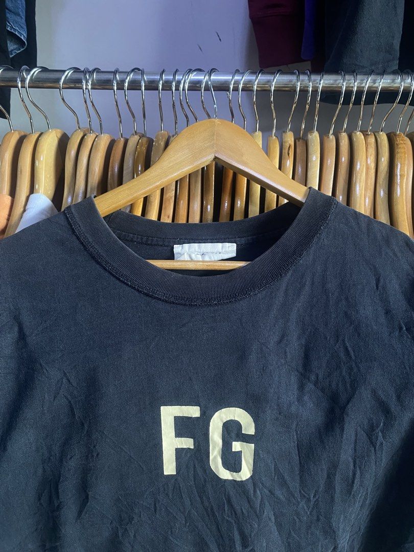 Fear Of God (Category: Activewear) located in Kalibo. Submitted by rvna23 (Listing ID 1458526058, Image 2). Description: FOG Vgood Conditon Colorate 9/10 28 X 22.