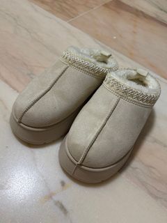 (Category: ) located in . Submitted by clothioning (Listing ID 1458637898, Image 1). Description: .