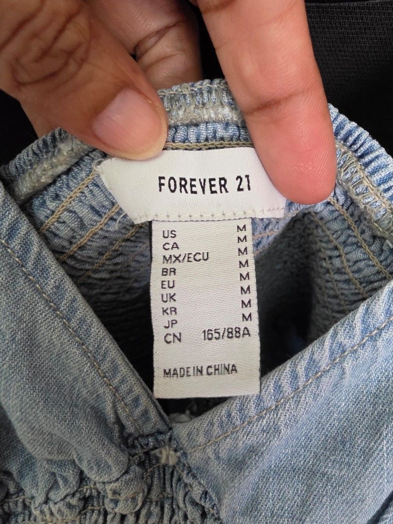 Forever 21 Denim Smocked Mini Dress (Category: Dresses) located in Cavite. Submitted by lynnemay (Listing ID 1458589072, Image 3). Description: .