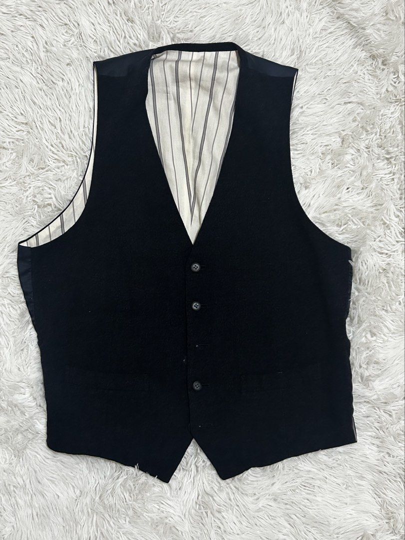 Formal Black Vest for Men (Category: Vests) located in Manila. Submitted by sharkgaze (Listing ID 1458638612, Image 1). Description: • No issues, like new • Perfect for formal occasions RFS: No longer using it. Shipping: Only on weekends due to busy sched Loc: San Antonio, Parañaque Mop: Gcash Buyer will shoulder SF.