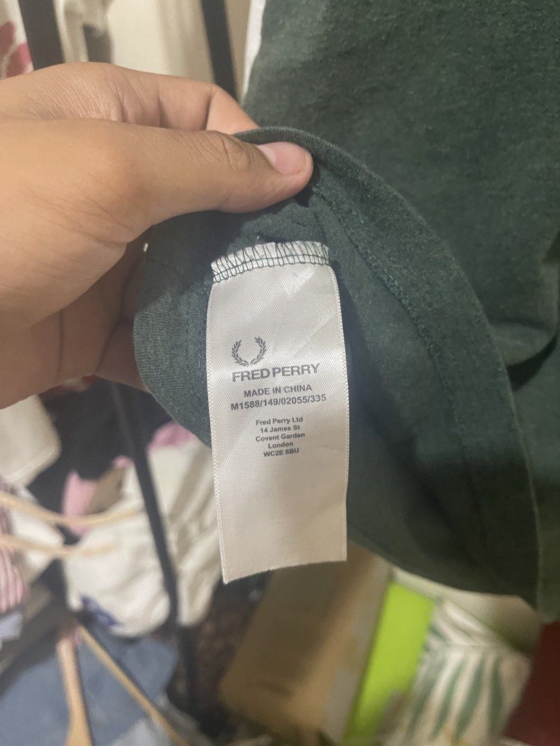 Fred Perry Twin Tipped Shirt (Category: Activewear) located in Tuguegarao City. Submitted by elyks11 (Listing ID 1458612473, Image 3). Description: GOOD AS NEW SOLID.