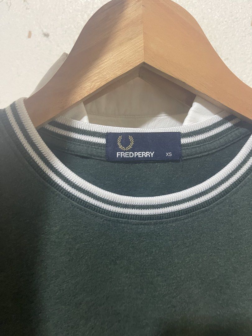 Fred Perry Twin Tipped Shirt (Category: Activewear) located in Tuguegarao City. Submitted by elyks11 (Listing ID 1458612473, Image 2). Description: GOOD AS NEW SOLID.