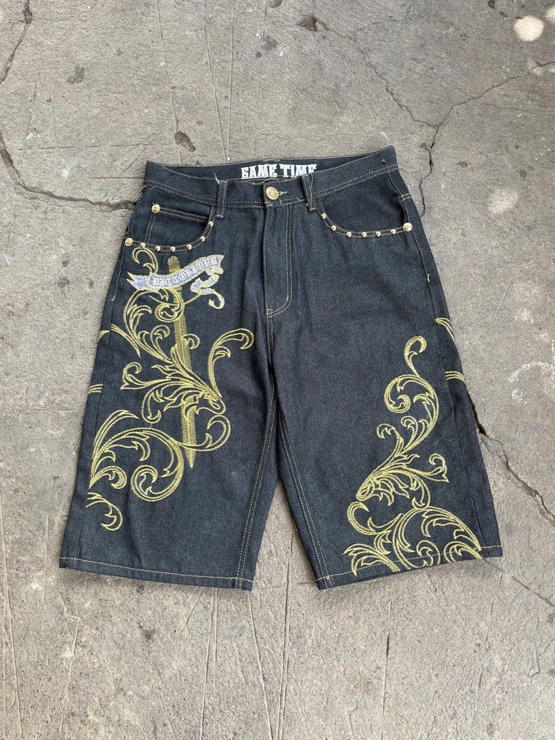 GAME TIME WINGS SHORT (Category: Shorts) located in Roxas City. Submitted by patch_archive (Listing ID 1458610317, Image 2). Description: 🚨GAME TIME WINGS SHORT🚨 🏷️ PRICE : 2800 PHP +SF 📏 ACTUAL DIMENSION USING INCHES 👖 WAIST : 33-34 👖 LENGTH : 26.5 👖 THIGH : 13 👖 HEM : 11 👖 FLAWS : NONE * MESSAGE ME IF YOU HAVE ANY OTHER QUESTION ABOUT SIZING . 🚚 Local shipping fee ( 70-85 Php) ✈️ International Shipping fee cost “DM” 💳 Mode of payment