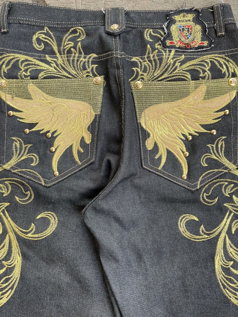 GAME TIME WINGS SHORT (Category: Shorts) located in Roxas City. Submitted by patch_archive (Listing ID 1458610317, Image 3). Description: 🚨GAME TIME WINGS SHORT🚨 🏷️ PRICE : 2800 PHP +SF 📏 ACTUAL DIMENSION USING INCHES 👖 WAIST : 33-34 👖 LENGTH : 26.5 👖 THIGH : 13 👖 HEM : 11 👖 FLAWS : NONE * MESSAGE ME IF YOU HAVE ANY OTHER QUESTION ABOUT SIZING . 🚚 Local shipping fee ( 70-85 Php) ✈️ International Shipping fee cost “DM” 💳 Mode of payment