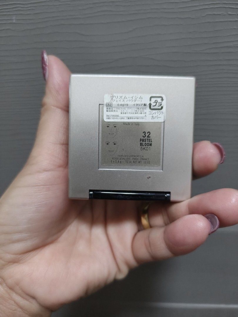 Givenchy pallet eyeshadow (Category: Makeup) located in Quezon City. Submitted by glitz4chix (Listing ID 1458589385, Image 3). Description: .