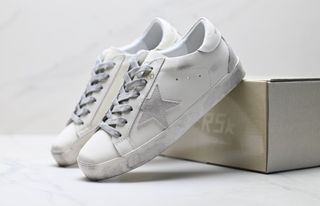 (Category: ) located in . Submitted by khai.uasneakers (Listing ID 1458682175, Image 1). Description: .