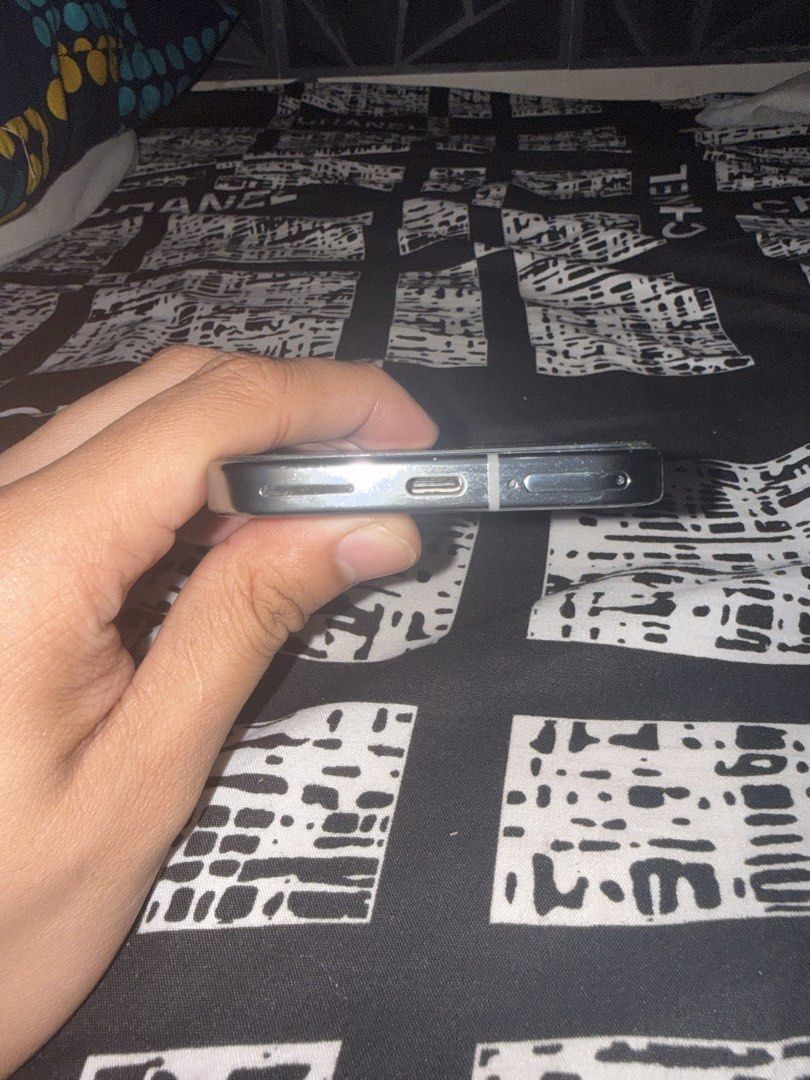 GOOGLE PIXEL 9 PRO RUSHHHHHH (Category: Google Pixel) located in Manila. Submitted by mightyearth-a742 (Listing ID 1458672811, Image 3). Description: GOOGLE PIXEL 9 PRO 5G 128GB ALL GOODS/WORKING UNLI CHECK/TEST NO SIM RESTRICTIONS INCLUSION: CHARGER CABLE, CASE.