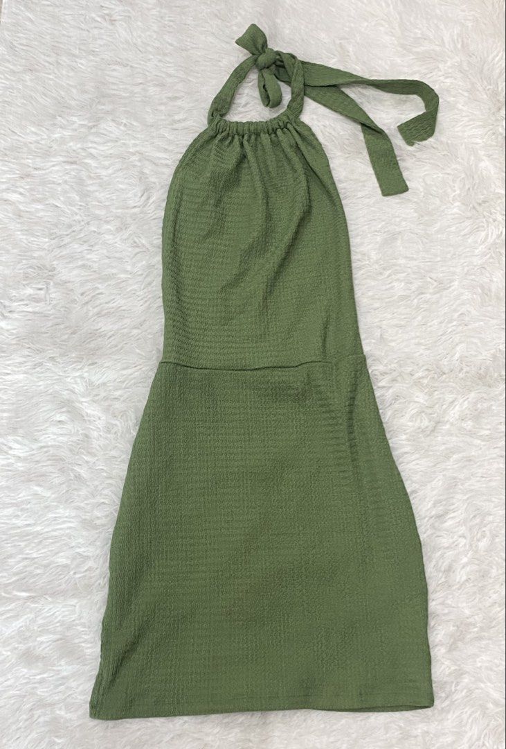 green dress (Category: Dresses) located in Manila. Submitted by kcmeriolesss (Listing ID 1458668333, Image 1). Description: > small - medium > length: 33 inches > bust: 25-30.