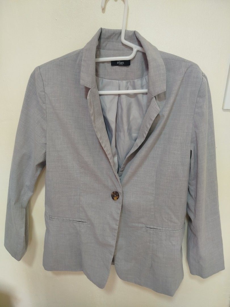 Grey Coat (Category: Coats, Jackets and Outerwear) located in Bacoor. Submitted by gayle_xxiii (Listing ID 1458587857, Image 1). Description: .