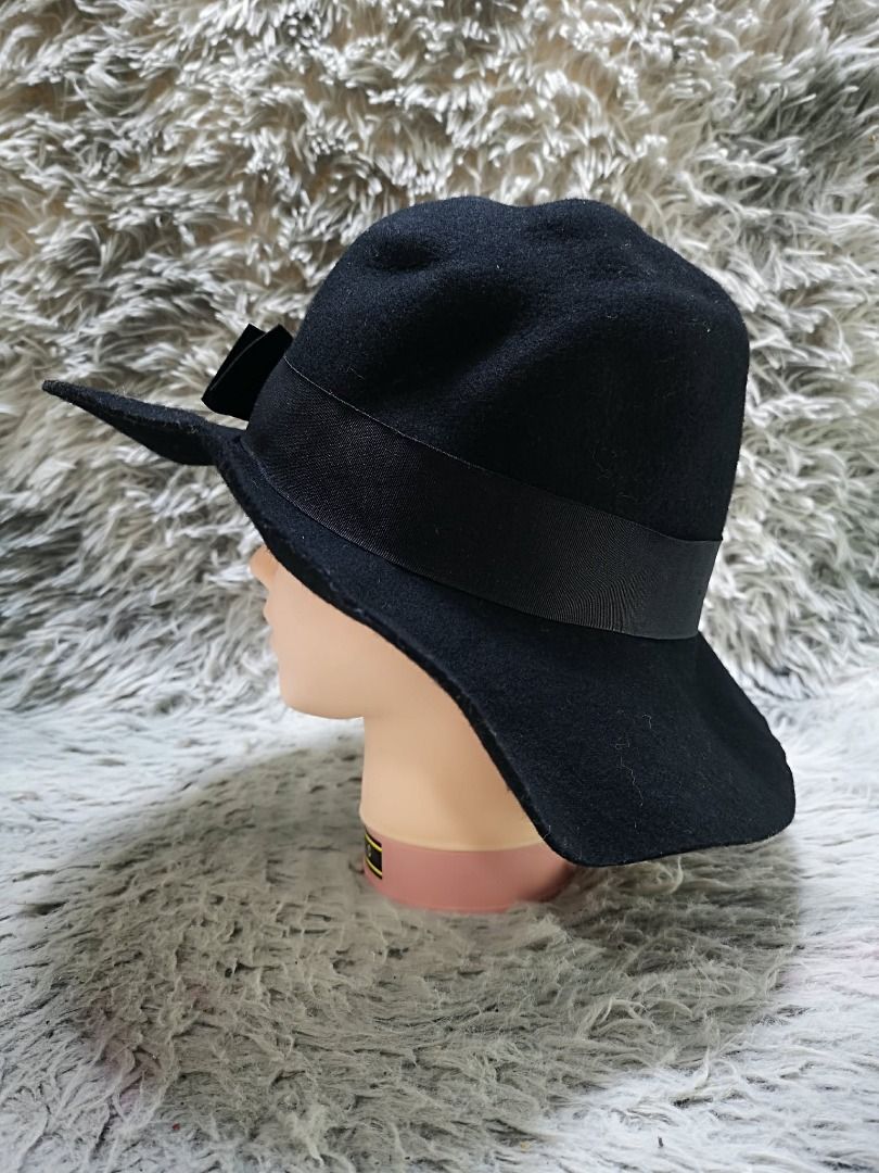 Grosgrain Ribbon Hat (Category: Hats & Beanies) located in Santa Cruz. Submitted by jmy_surplus.2 (Listing ID 1458559022, Image 3). Description: Size ; 52cm Color ; Black Type ; Hat Brand ; No Brand Material ; Nylon Style ; Black Hat With Ribbon LG 123 JMY 5 Batch #216.