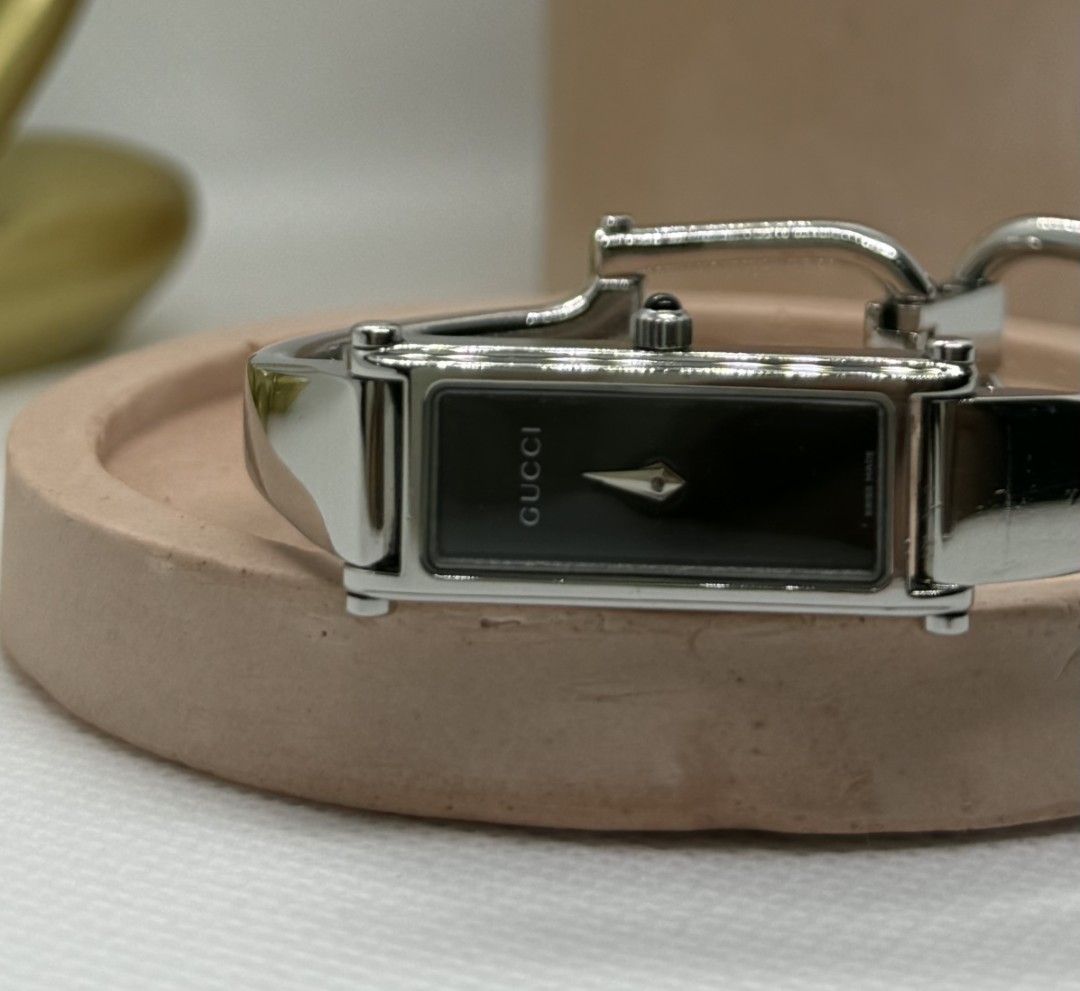Gucci 1500L Quartz Watch (Category: Luxury Watches) located in Iba. Submitted by kamira.ni.rosi (Listing ID 1458586019, Image 3). Description: Gucci 1500L Quartz Watch Elegant, luxurious, and sleek timepiece. Has a few scratches, but no dents whatsoever. In terms of aesthetic, it still looks great and is very presentable. Only issue is that the watch is not working and I wasn't able to find time to have it checked. I also don't have the original 