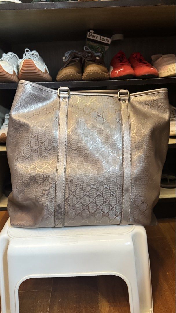 Gucci Open Tote GG Imprime Large (Category: Luxury Bags & Wallets) located in Tarlac. Submitted by lplc30 (Listing ID 1458619974, Image 3). Description: - Authentic Gucci tote bag - see pics for issues - legit check all you want - bought in HK.