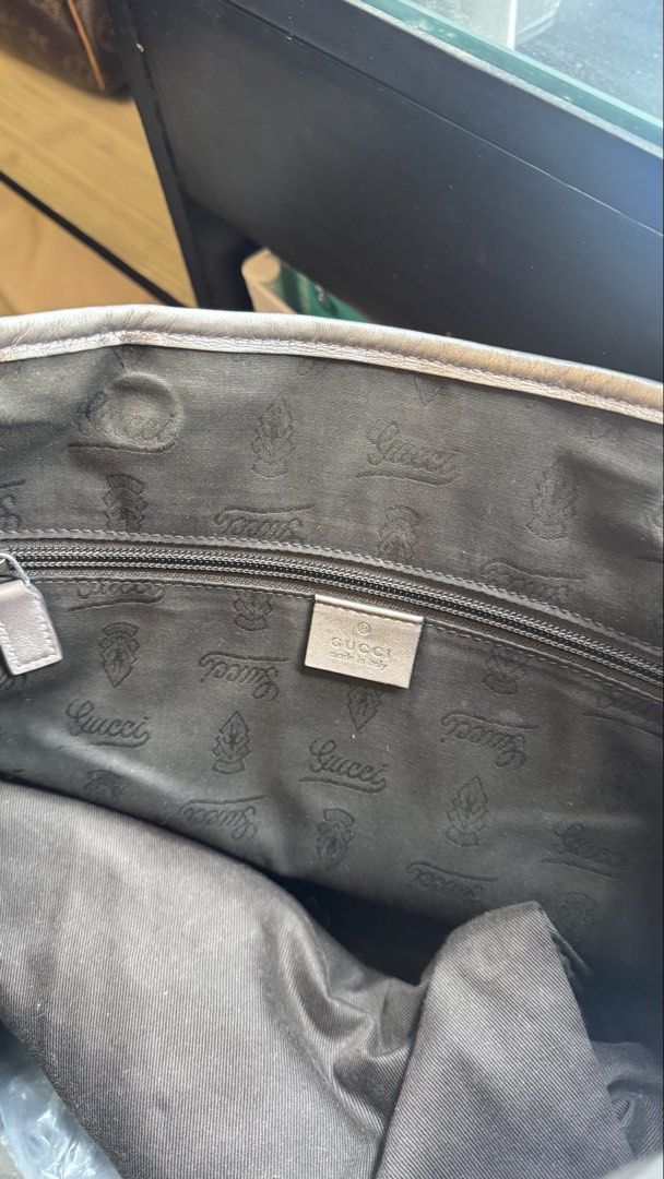 Gucci Open Tote GG Imprime Large (Category: Luxury Bags & Wallets) located in Tarlac. Submitted by lplc30 (Listing ID 1458619974, Image 2). Description: - Authentic Gucci tote bag - see pics for issues - legit check all you want - bought in HK.