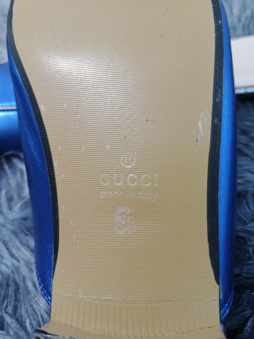 gucci slip ons (Category: Slippers and slides) located in Magalang. Submitted by trendz67271 (Listing ID 1458673127, Image 3). Description: brand new kaso nastock lng bought from abroad still presentable and usable size 8 womens may mga chip off lng konte sa upper sole.