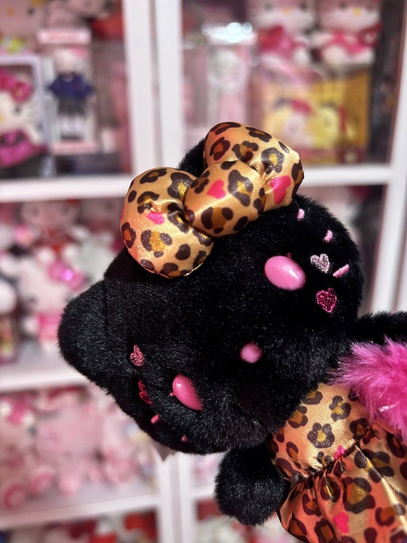 Hello Kitty Plush Keychain Gal-Style Series 🎀 (Category: Announcements) located in Santa Rosa. Submitted by aljeanshop (Listing ID 1458534496, Image 1). Description: Hello Kitty Plush Keychain Gal-Style Series 🎀 .