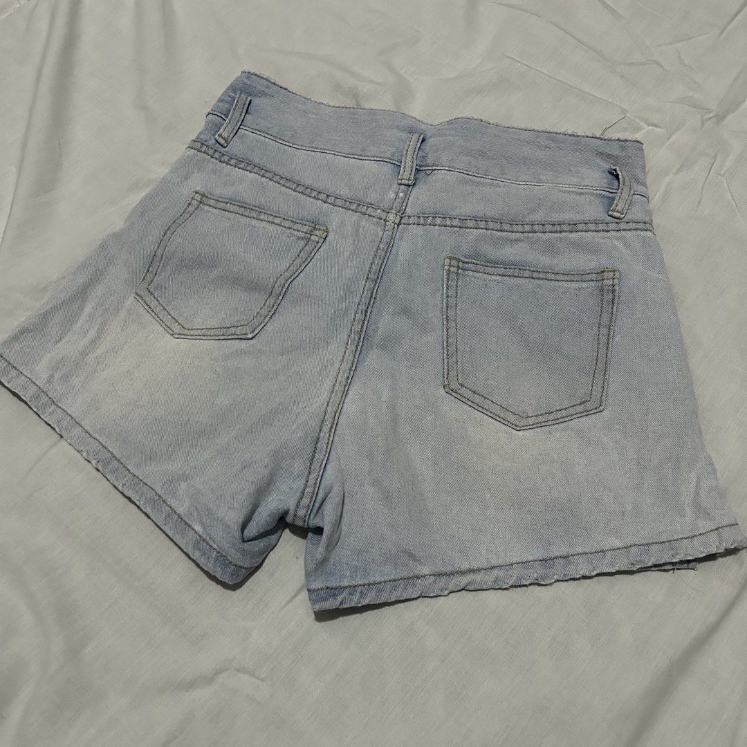 High Waisted Light Wash Denim Shorts (Category: Shorts) located in San Jose del Monte. Submitted by haiixaa (Listing ID 1458646326, Image 2). Description: SIZE: 26-27 - Light wash denim shorts - High-waisted - Double button - Great for casual wear, easy to pair with any top.