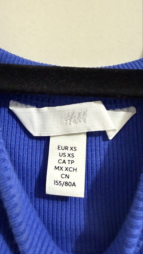 H&M Blue Ribbed Knit Tank Top (Category: Sleeveless) located in Manila. Submitted by gumble (Listing ID 1458639947, Image 2). Description: .