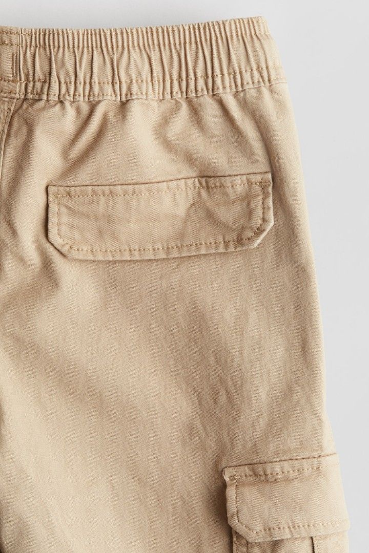 H&M Cargo Pants Light Beige (9-10Y) (Category: Babies & Kids Fashion) located in Muntinlupa City. Submitted by its.joy (Listing ID 1458620065, Image 2). Description: .