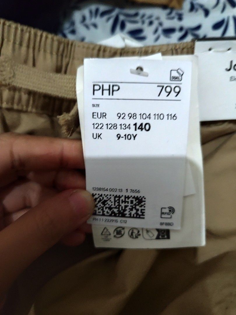 H&M Cargo Pants Light Beige (9-10Y) (Category: Babies & Kids Fashion) located in Muntinlupa City. Submitted by its.joy (Listing ID 1458620065, Image 3). Description: .