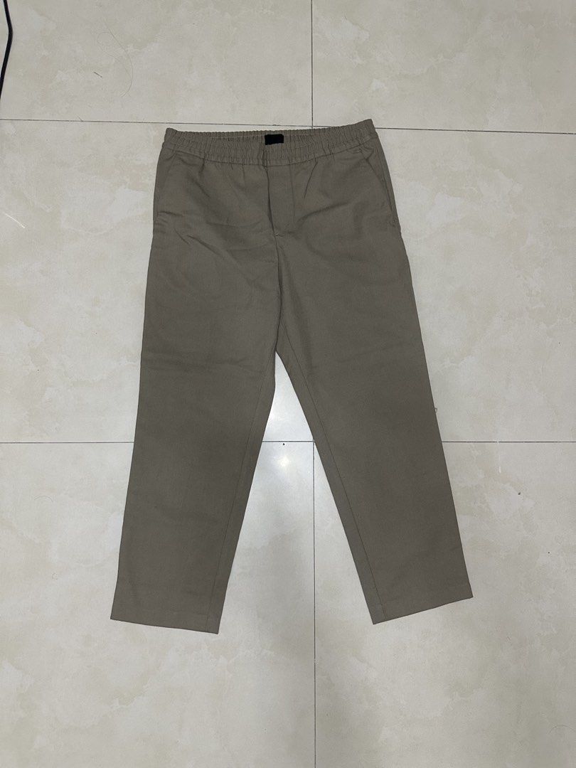 H&M Chino Pants Khaki (Category: Chinos) located in Santa Rosa. Submitted by jeloboi (Listing ID 1458664332, Image 1). Description: Waist: 30-33 Length: 35 in Leg Opening: 7.5 in.