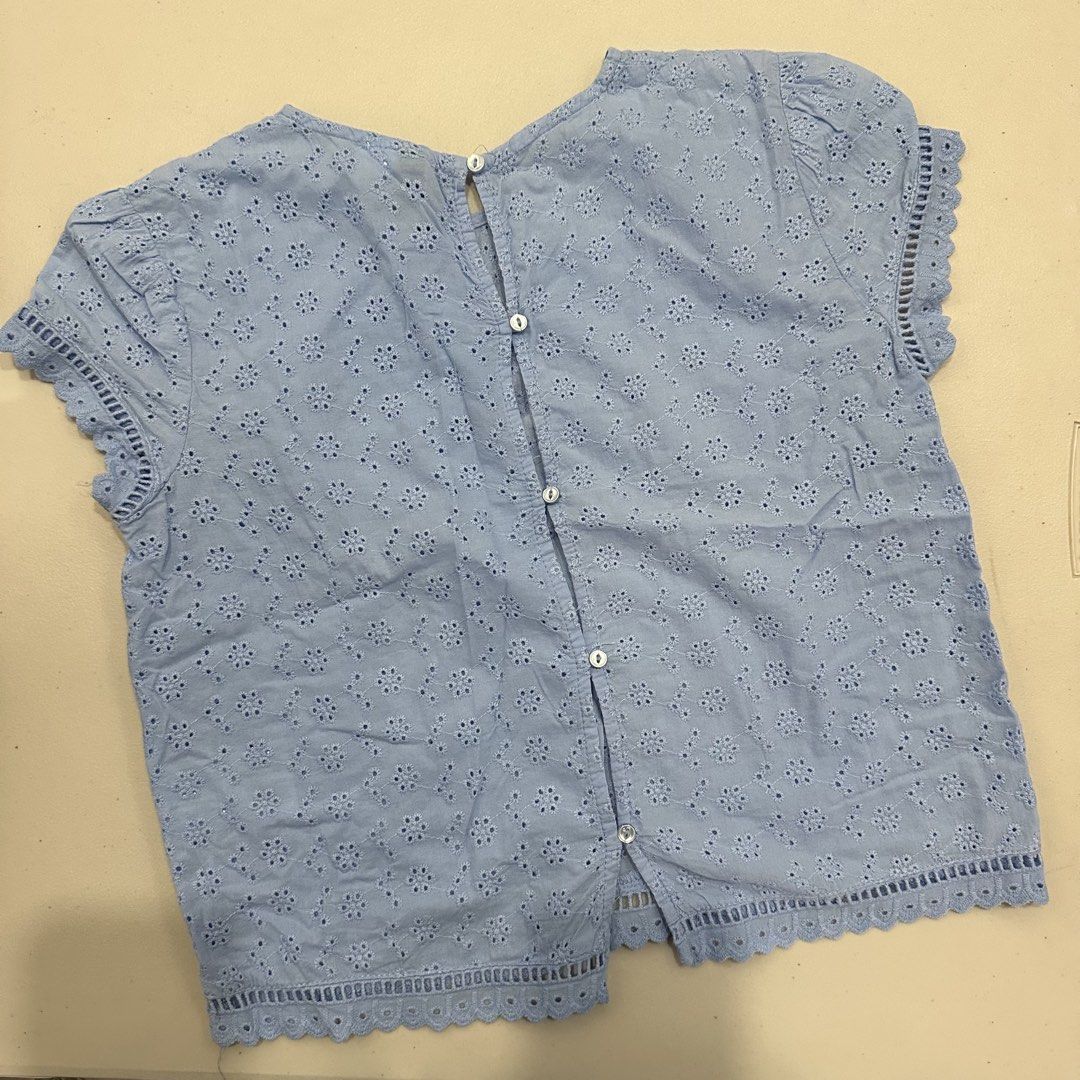 H&M Eyelet Top (Category: Blouses) located in Bulacan. Submitted by notalyk (Listing ID 1458593587, Image 2). Description: - XXS-XS - with freebie (2 items and up) 💗 📍Bulacan Delivery fee is shouldered by customer .