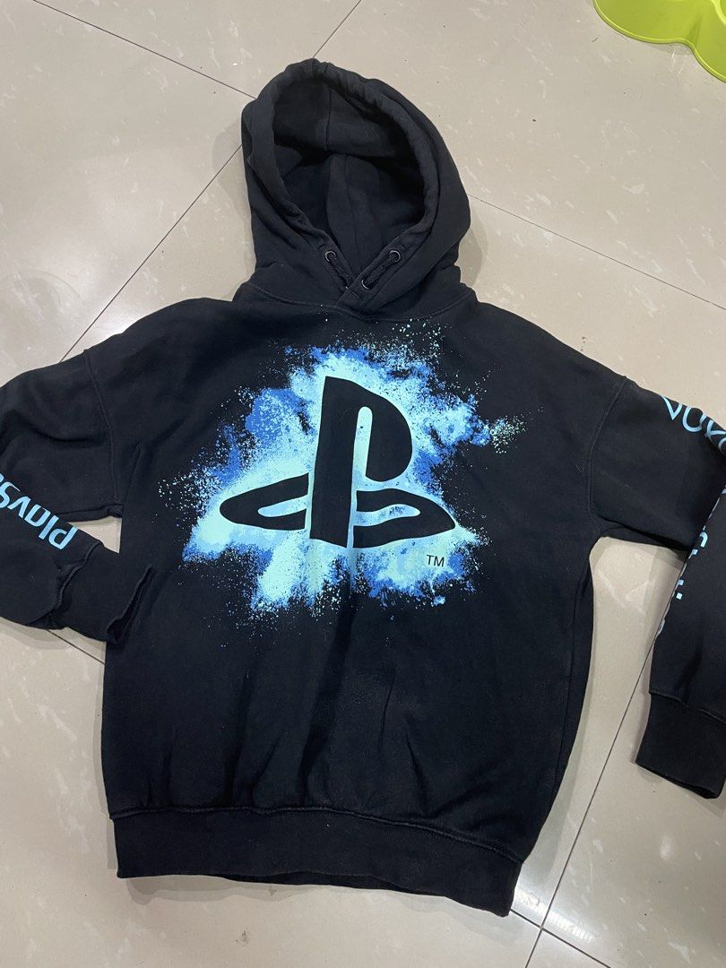 H&m hoodie pullover jacket (Category: Babies & Kids Fashion) located in Rizal. Submitted by allenrion (Listing ID 1458604836, Image 2). Description: Preloved h&m playstation hoodie pullover jacket Size: US 8/10 fits 18.5 x 21.5 inches Price: 250 pesos.